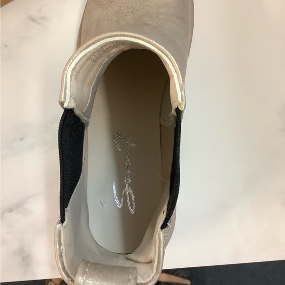 New Seven7 Billie Chelsea Boot Gold - Picture 6 of 7